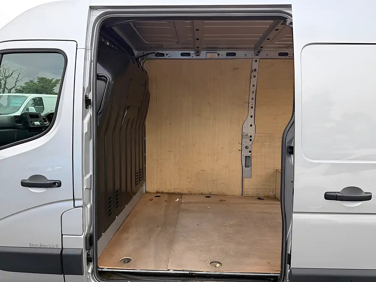 Used 2023 Renault Master Business+ Grey - Interior and Exterior details 16