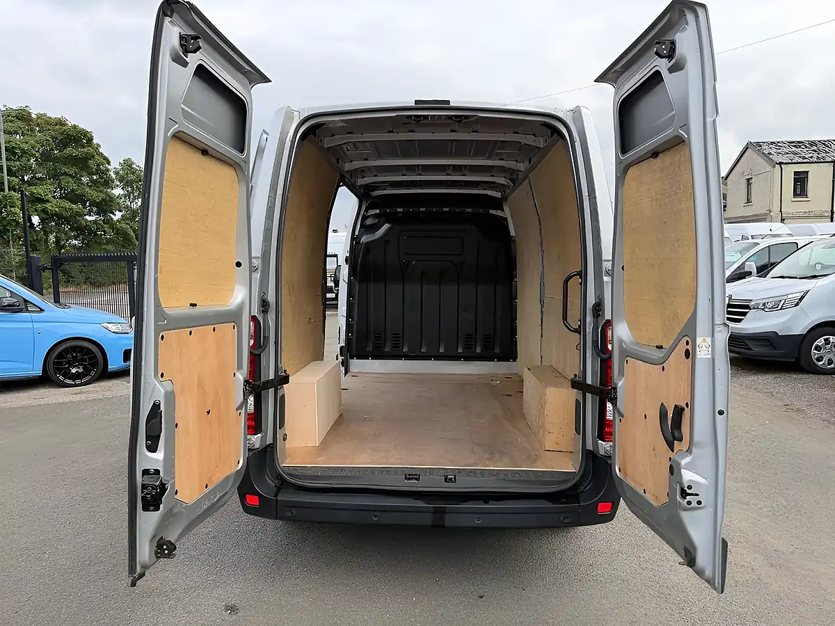 Used 2023 Renault Master Business+ Grey - Interior and Exterior details 4