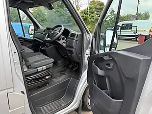 Used 2023 Renault Master Business+ Grey - Interior and Exterior details 11