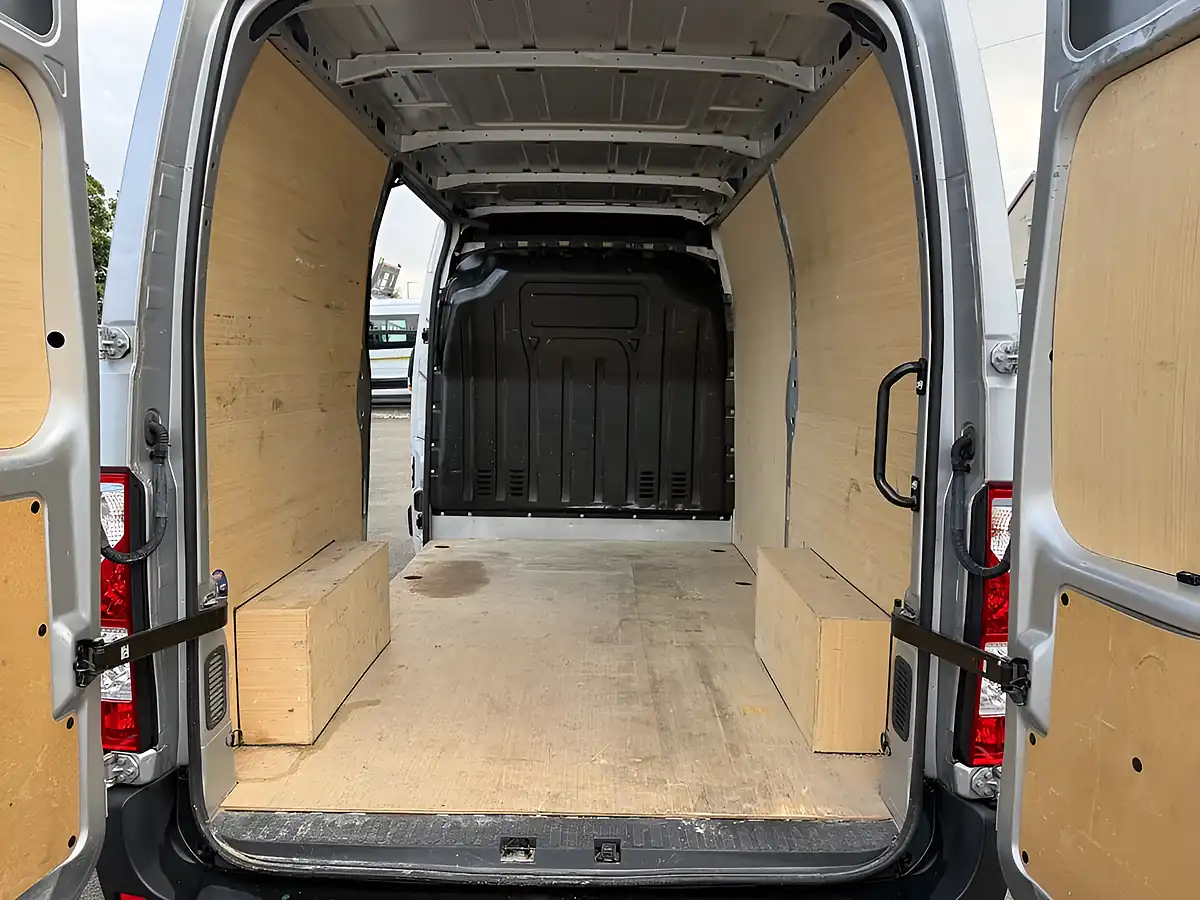 Used 2023 Renault Master Business+ Grey - Interior and Exterior details 16