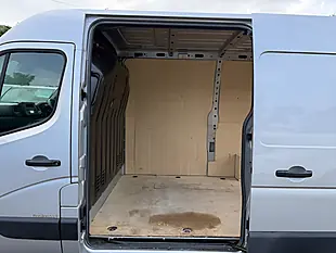 Used 2023 Renault Master Business+ Grey - Interior and Exterior details 17