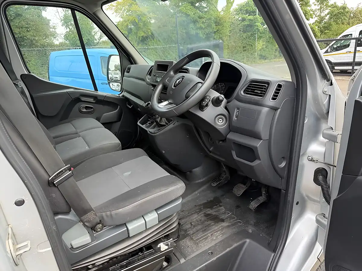Used 2023 Renault Master Business+ Grey - Interior and Exterior details 3