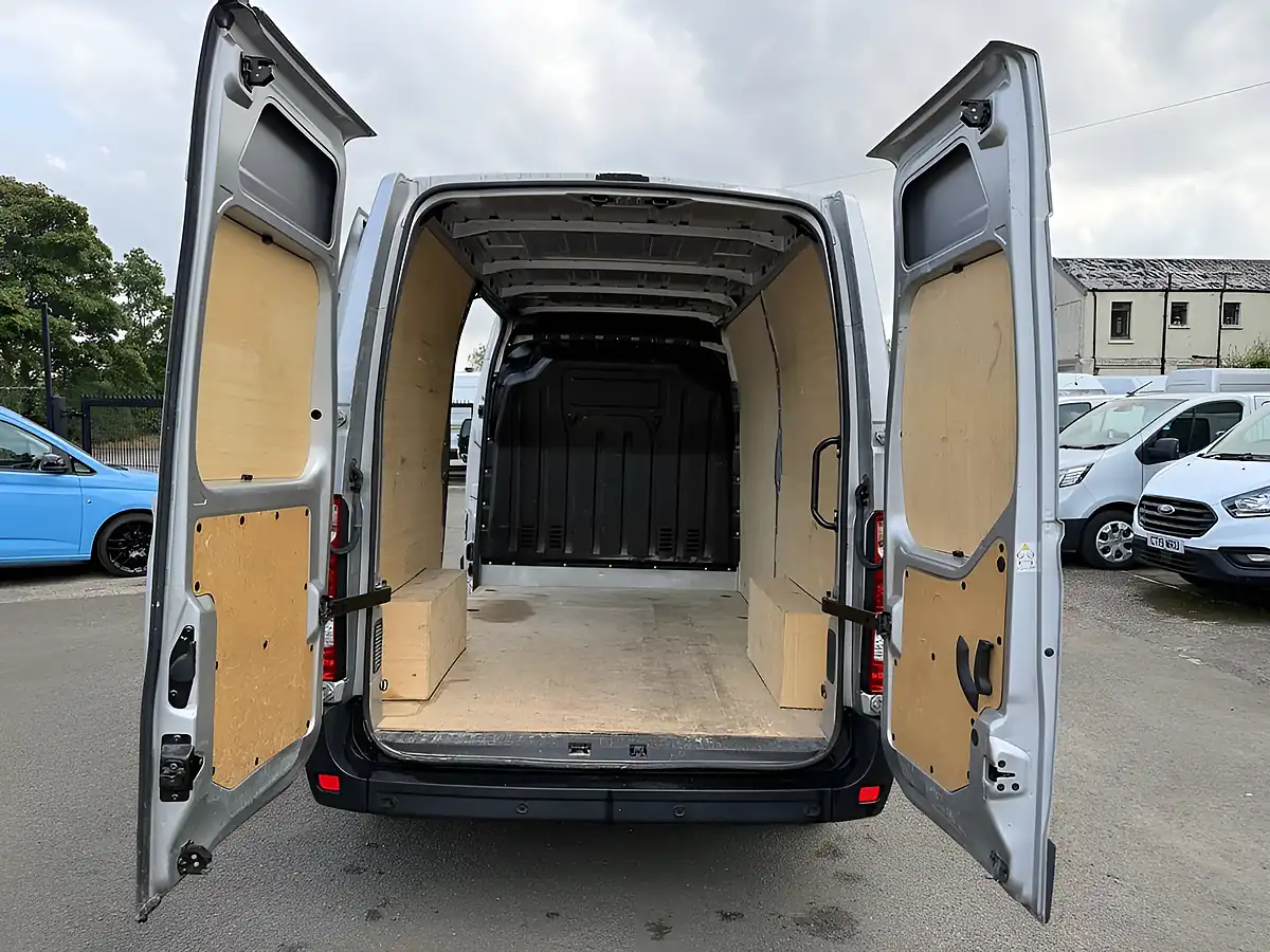 Used 2023 Renault Master Business+ Grey - Interior and Exterior details 4