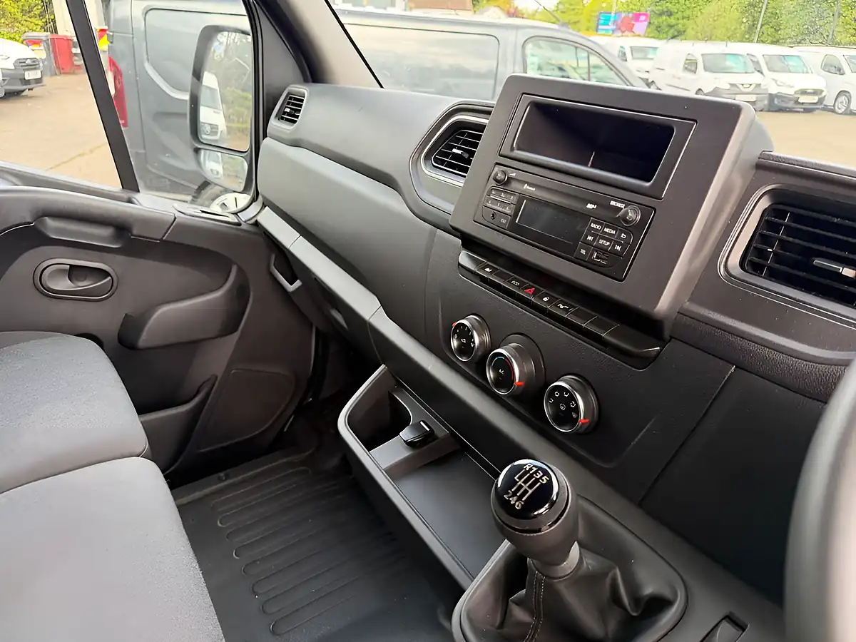 Used 2023 Renault Master Business+ Grey - Interior and Exterior details 16
