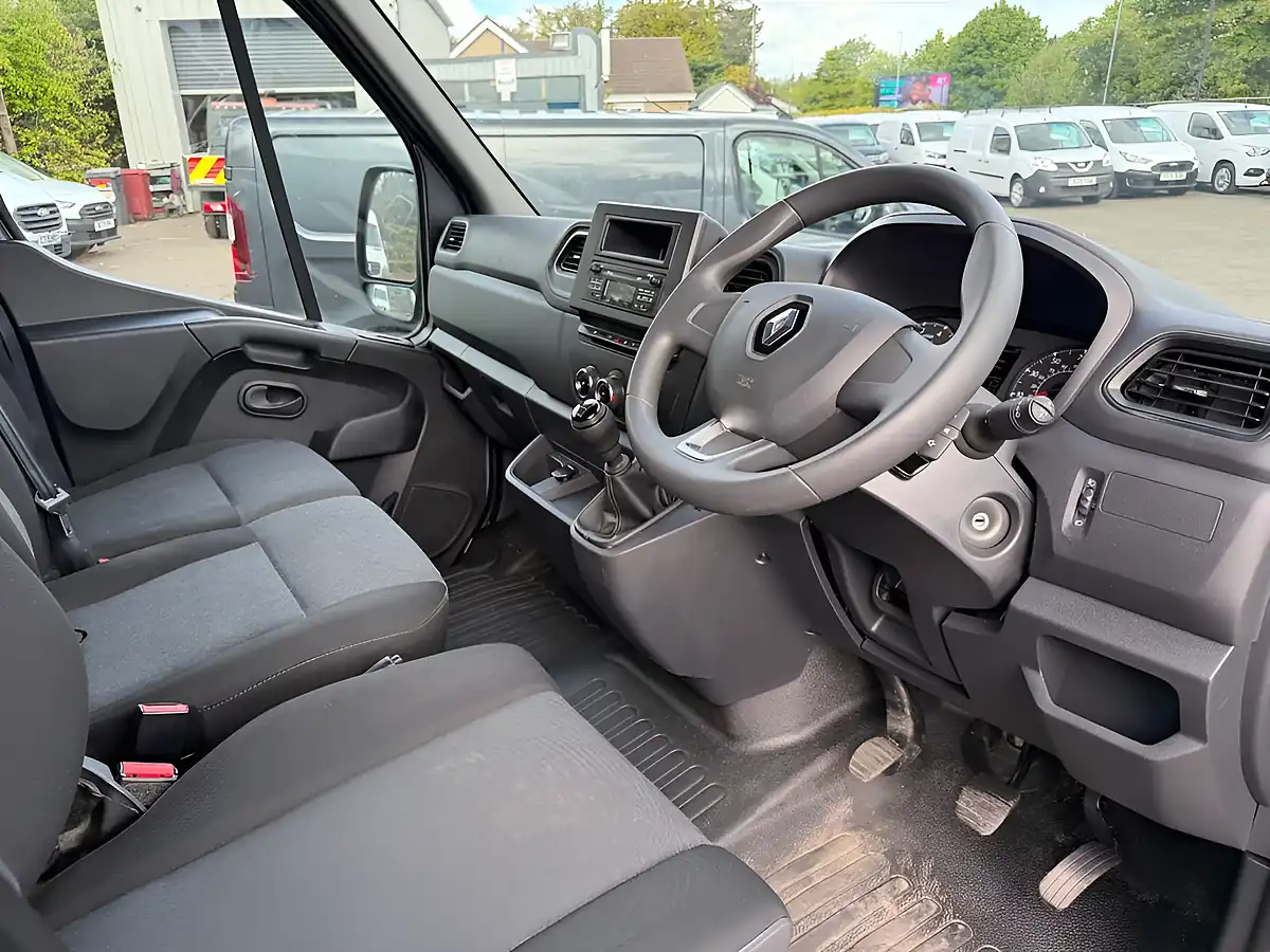 Used 2023 Renault Master Business+ Grey - Interior and Exterior details 3