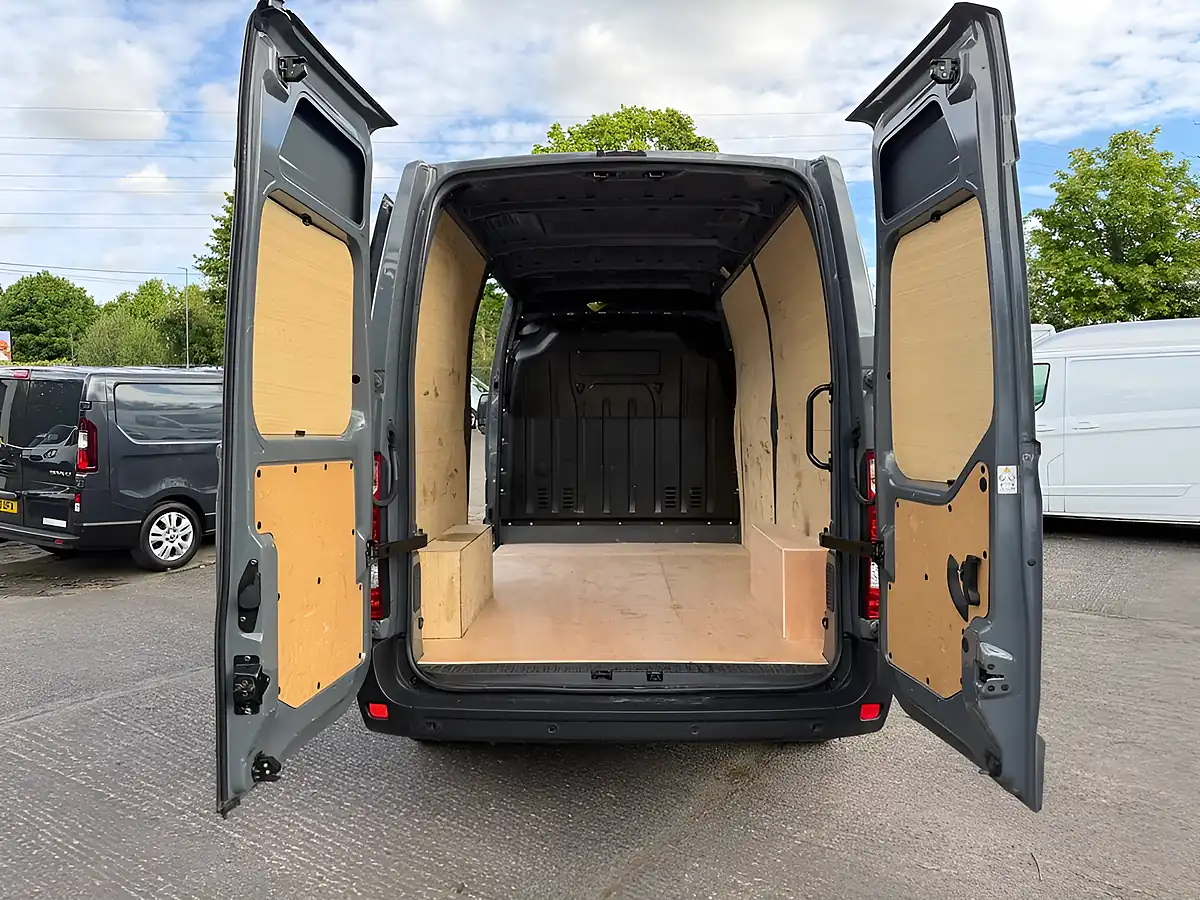 Used 2023 Renault Master Business+ Grey - Interior and Exterior details 4
