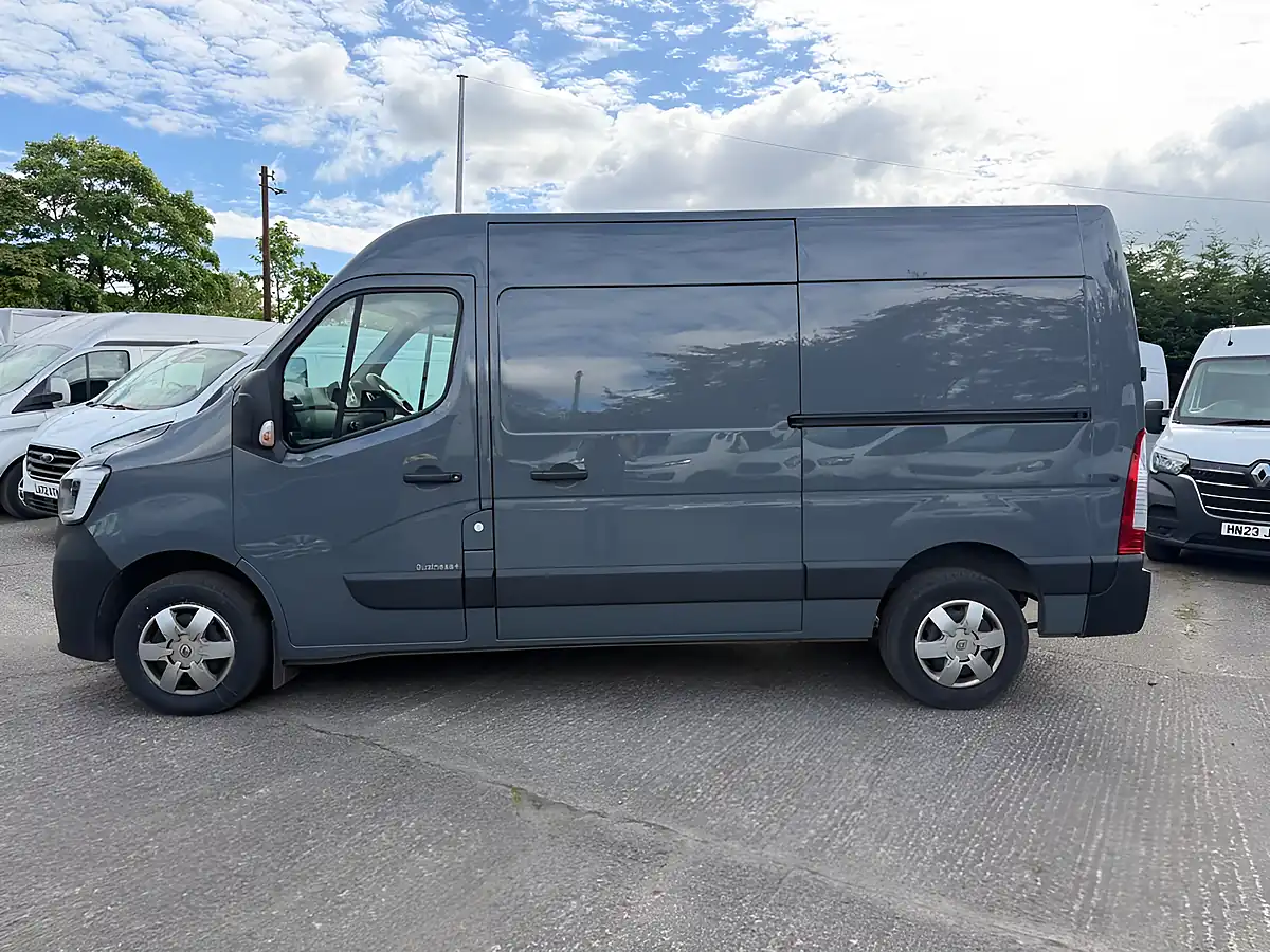 Used 2023 Renault Master Business+ Grey - Interior and Exterior details 6
