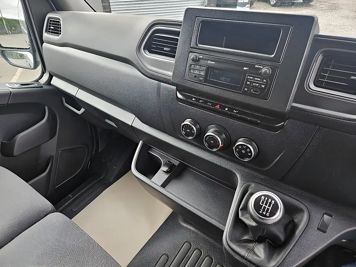 Used 2023 Renault Master Business+ L3H2 Mineral White - Interior and Exterior details 12