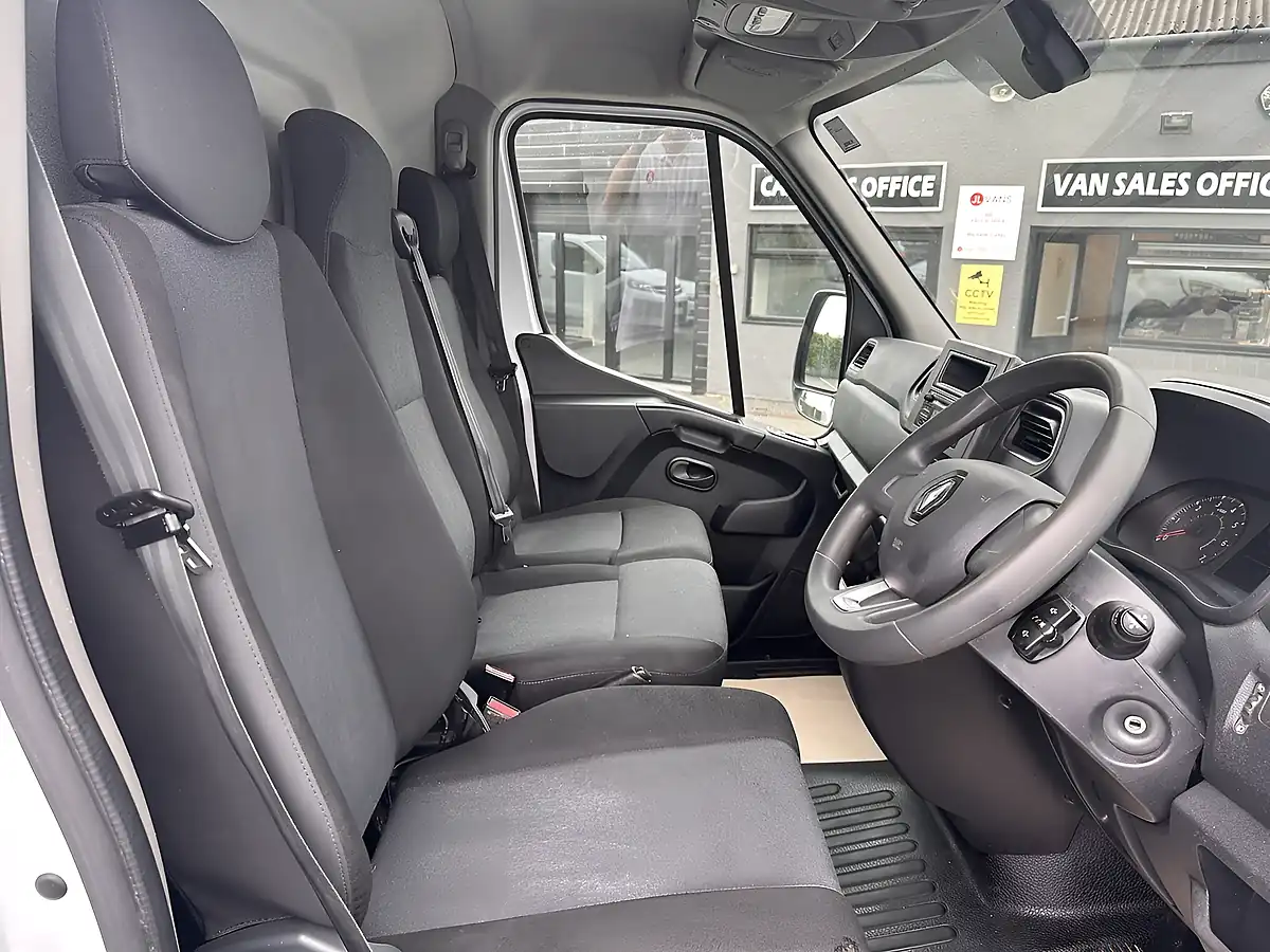 Used 2023 Renault Master Business+ L3H2 Mineral White - Interior and Exterior details 5