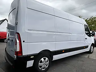 Used 2023 Renault Master Business+ Mineral White - Interior and Exterior details 8