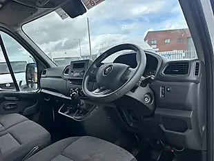 Used 2023 Renault Master Business+ Mineral White - Interior and Exterior details 16