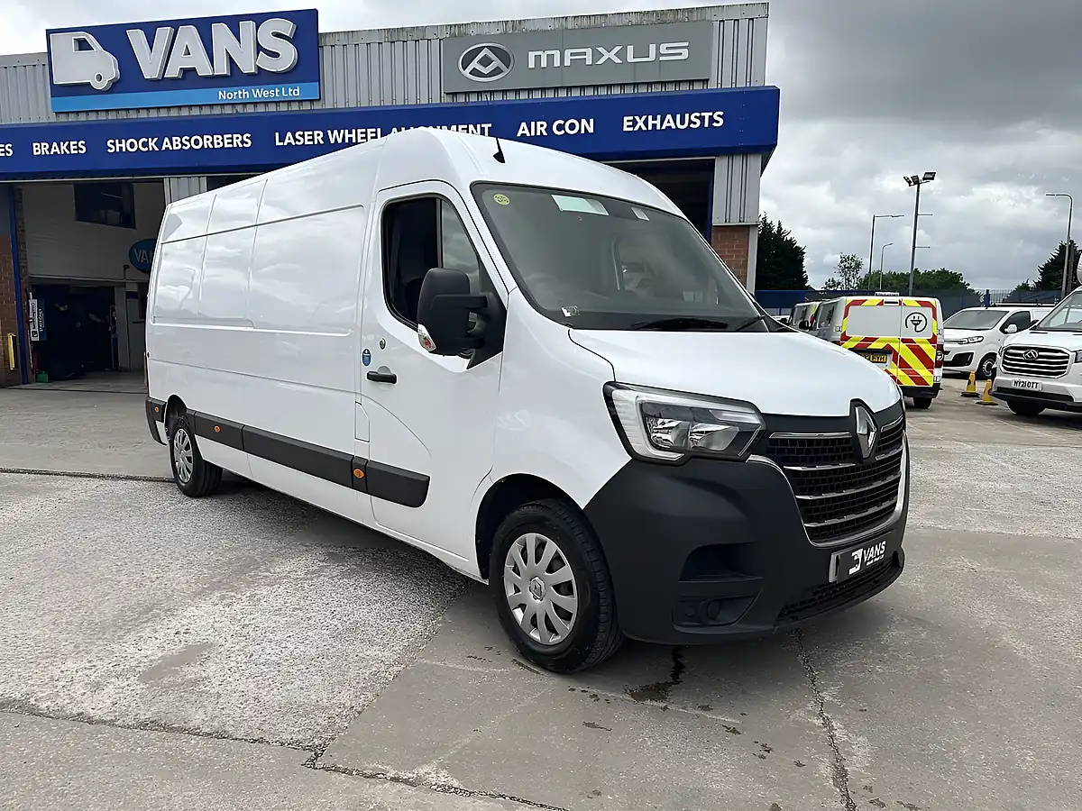 Used 2023 Renault Master Business+ Mineral White - Interior and Exterior details 2