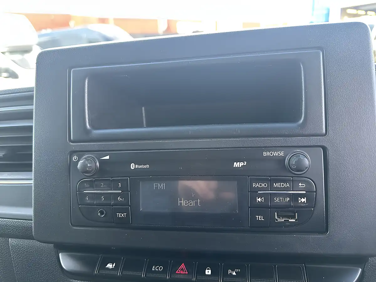 Used 2023 Renault Master Business+ Mineral White - Interior and Exterior details 10