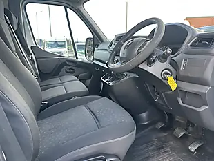 Used 2023 Renault Master Business+ Mineral White - Interior and Exterior details 7