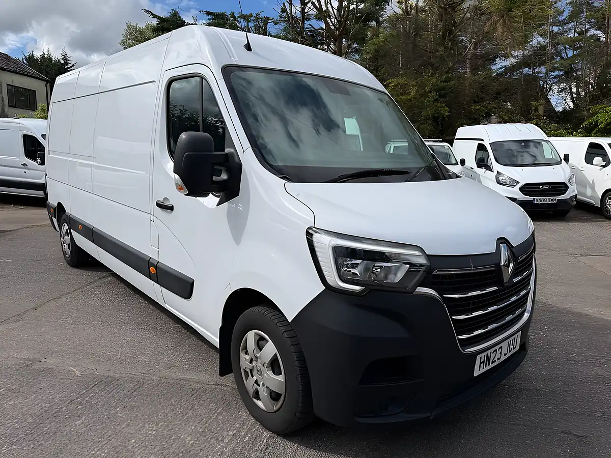 Used 2023 Renault Master Business Plus White - Interior and Exterior details 11
