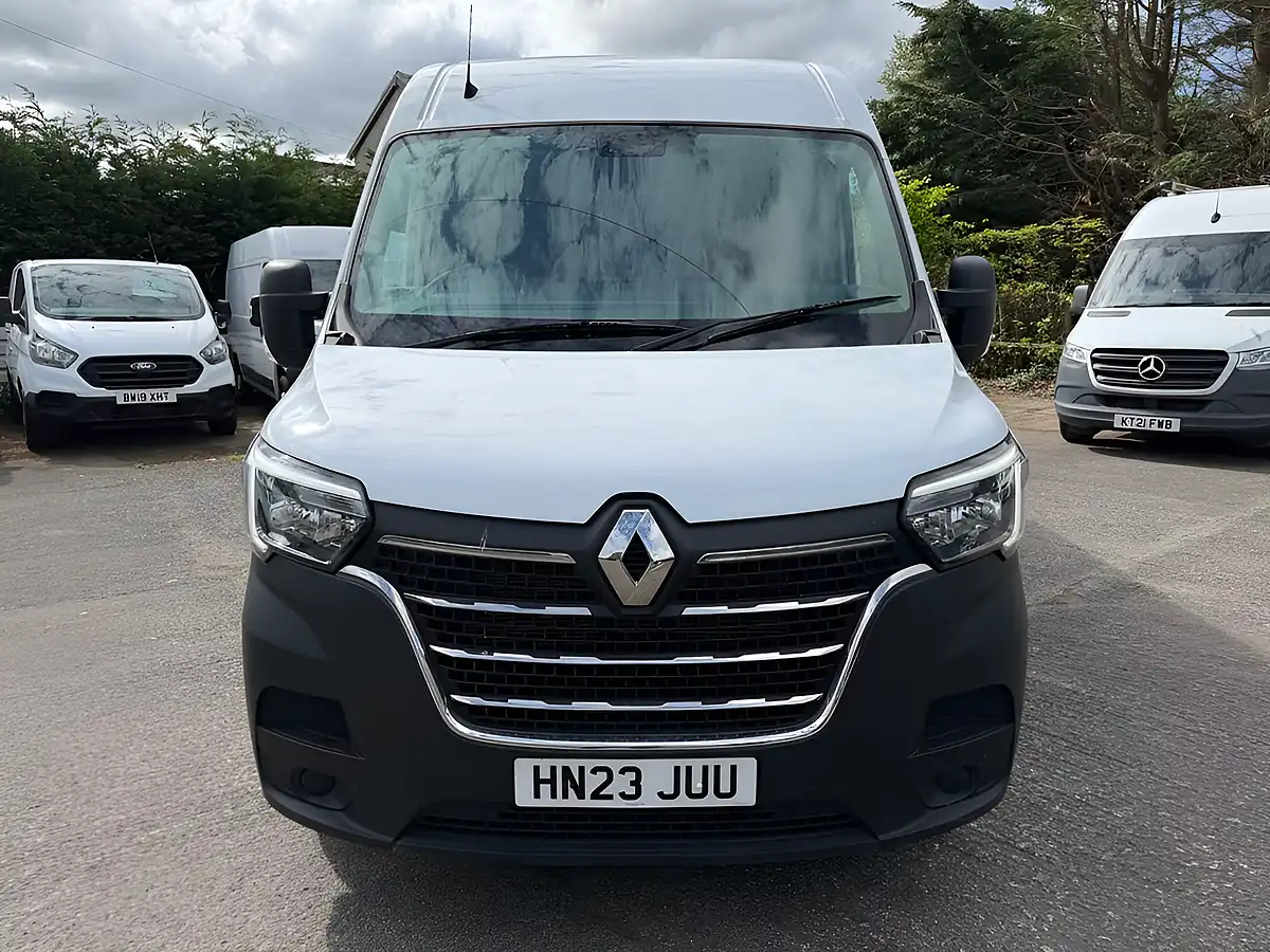 Used 2023 Renault Master Business Plus White - Interior and Exterior details 12