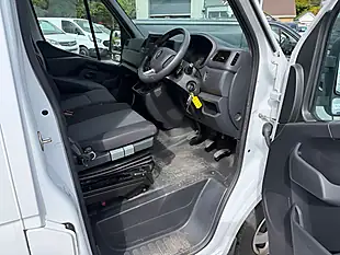 Used 2023 Renault Master Business Plus White - Interior and Exterior details 14