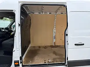 Used 2023 Renault Master Business Plus White - Interior and Exterior details 17