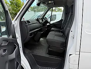 Used 2023 Renault Master Business Plus White - Interior and Exterior details 5