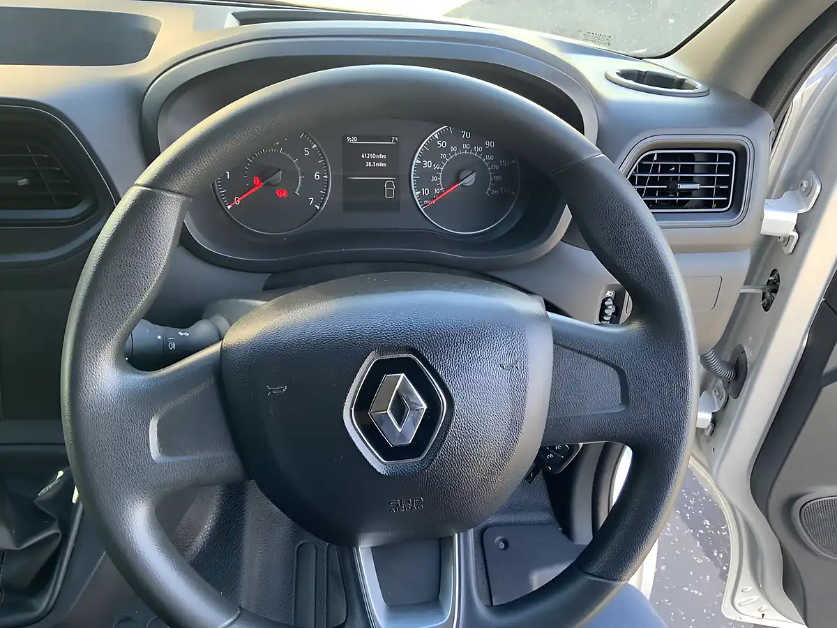 Used 2023 Renault Master Business Star Grey - Interior and Exterior details 11