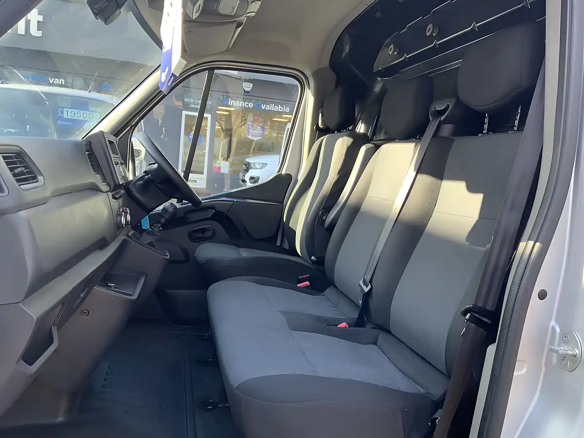 Used 2023 Renault Master Business Star Grey - Interior and Exterior details 13