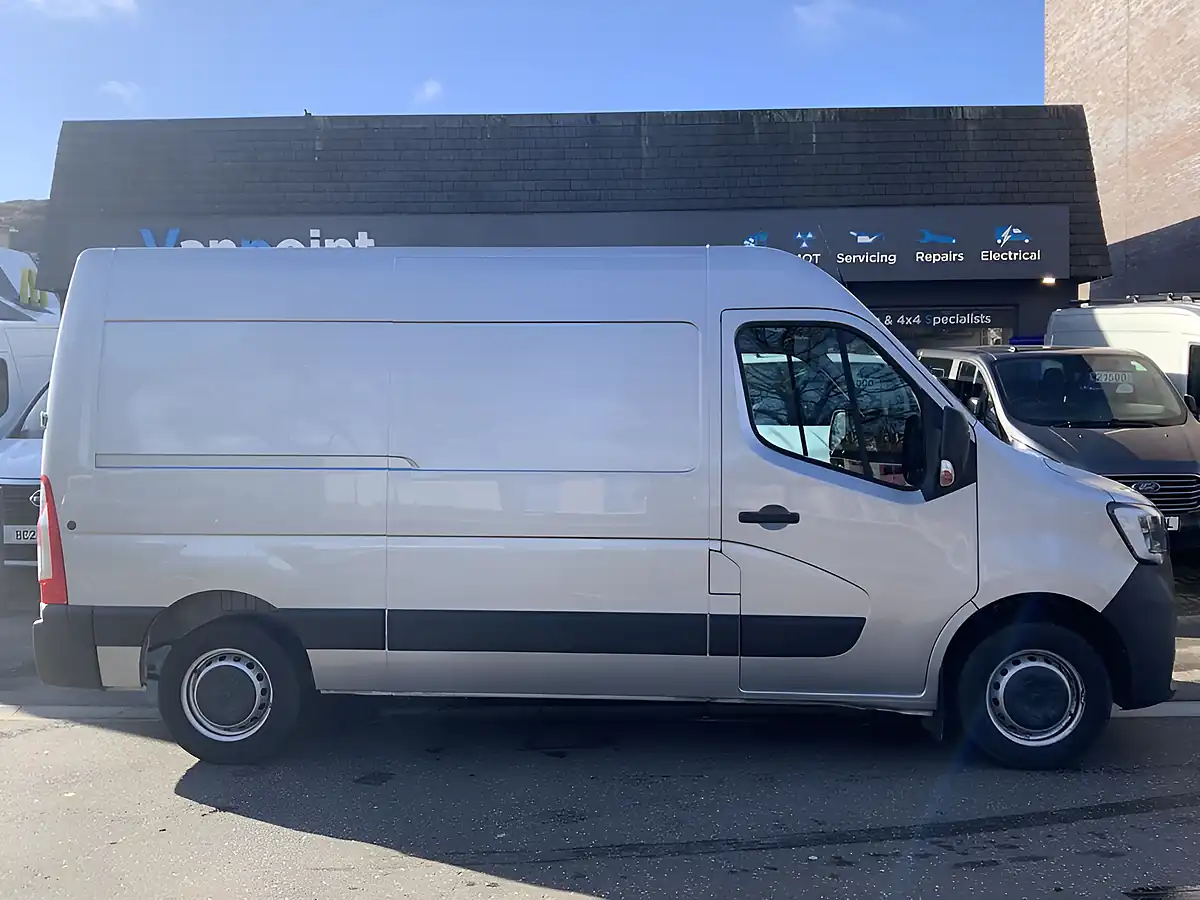 Used 2023 Renault Master Business Star Grey - Interior and Exterior details 8