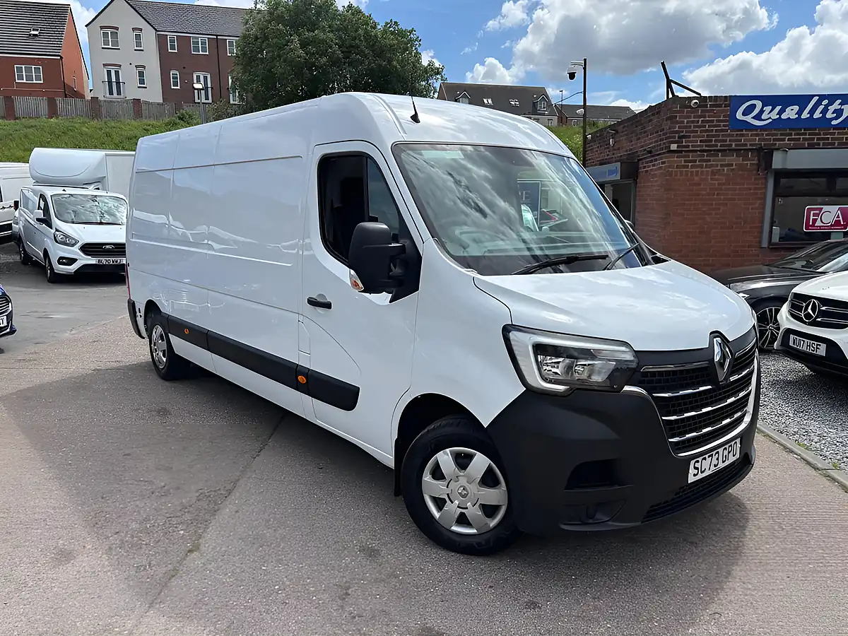 Used 2023 Renault Master Business+ White - Interior and Exterior details 3