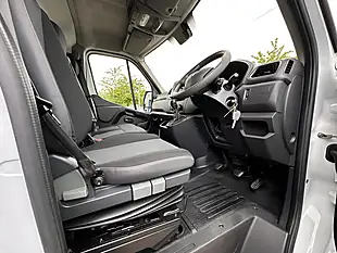 Used 2023 Renault Master Business+ White - Interior and Exterior details 13