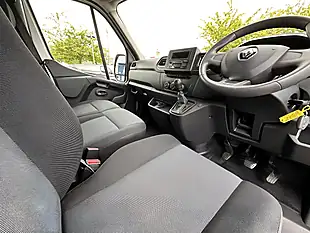 Used 2023 Renault Master Business+ White - Interior and Exterior details 15