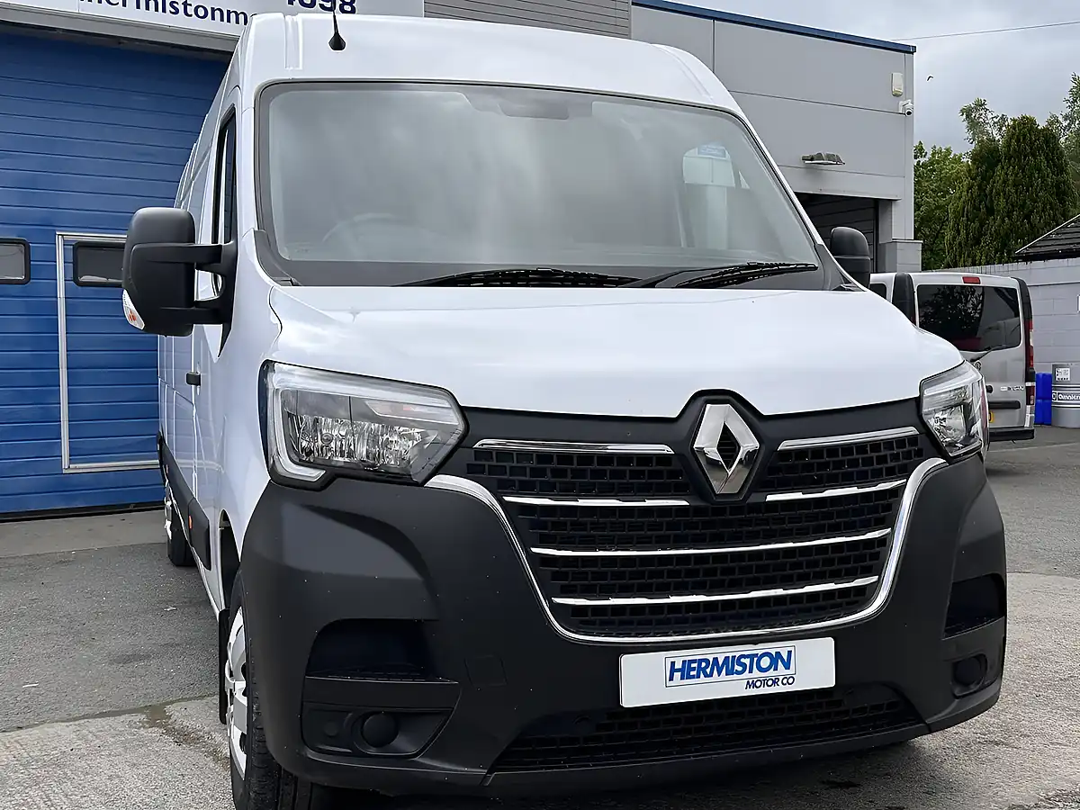 Used 2023 Renault Master Business+ White - Interior and Exterior details 3
