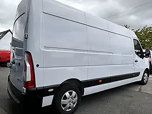 Used 2023 Renault Master Business+ White - Interior and Exterior details 8