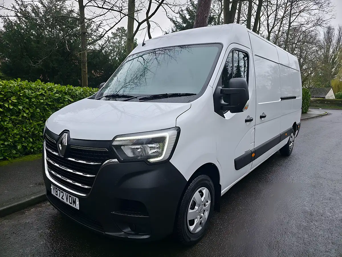 Used 2023 Renault Master Business+ White - Interior and Exterior details 3
