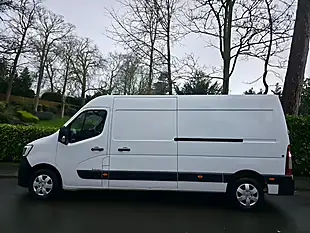 Used 2023 Renault Master Business+ White - Interior and Exterior details 4