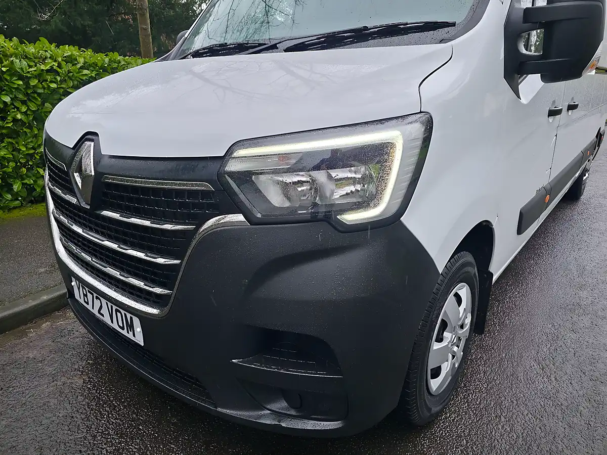Used 2023 Renault Master Business+ White - Interior and Exterior details 5