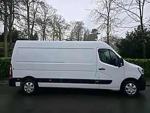 Used 2023 Renault Master Business+ White - Interior and Exterior details 8