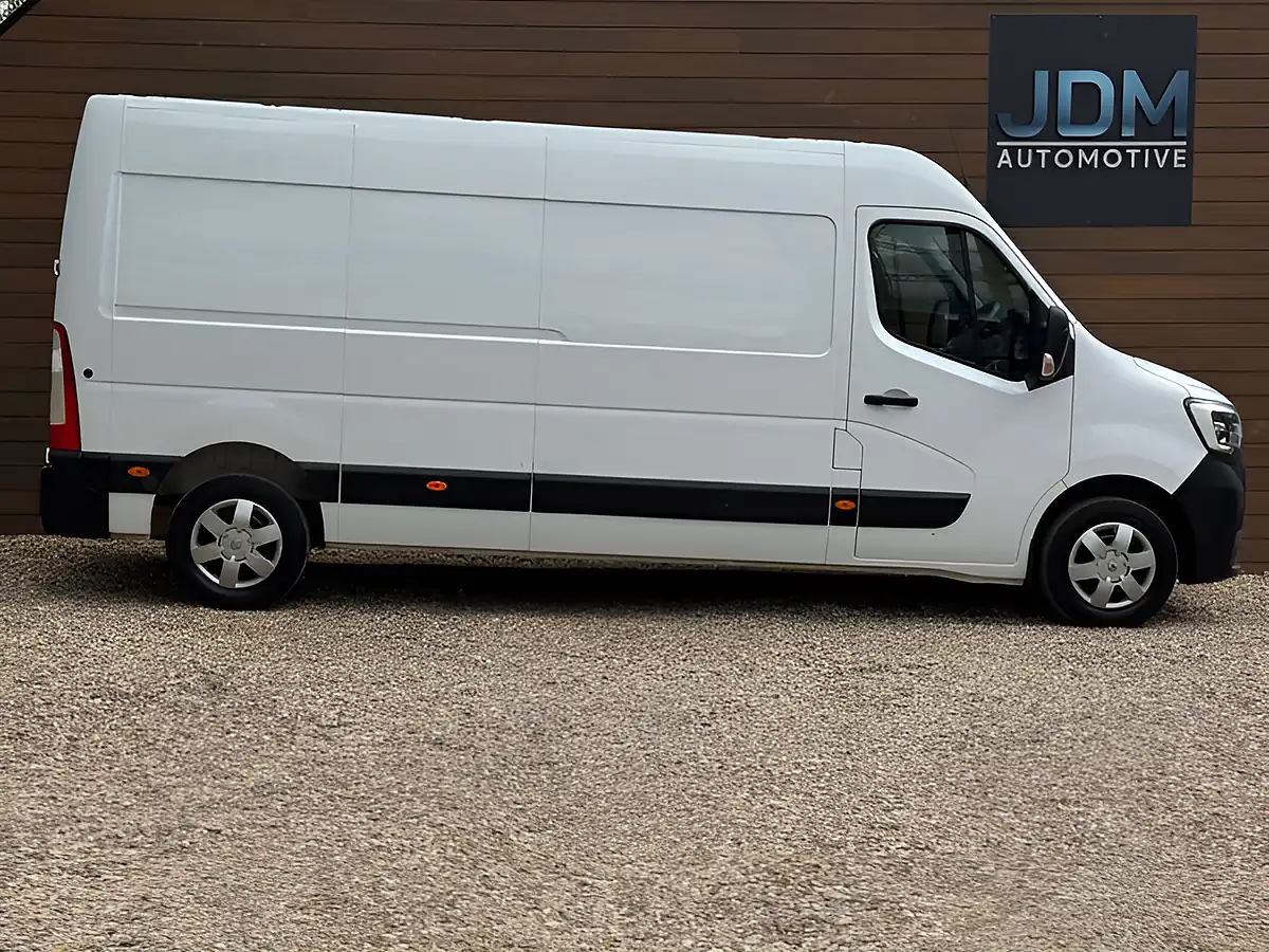 Used 2023 Renault Master Business+ White - Interior and Exterior details 2