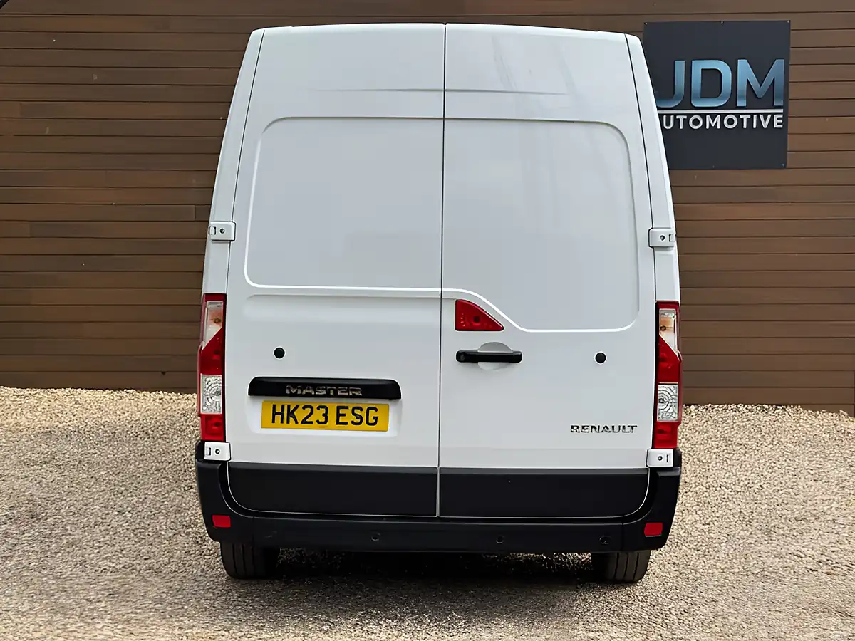 Used 2023 Renault Master Business+ White - Interior and Exterior details 4