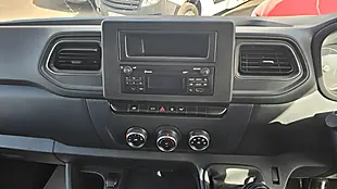 Used 2023 Renault Master Business+ White - Interior and Exterior details 20