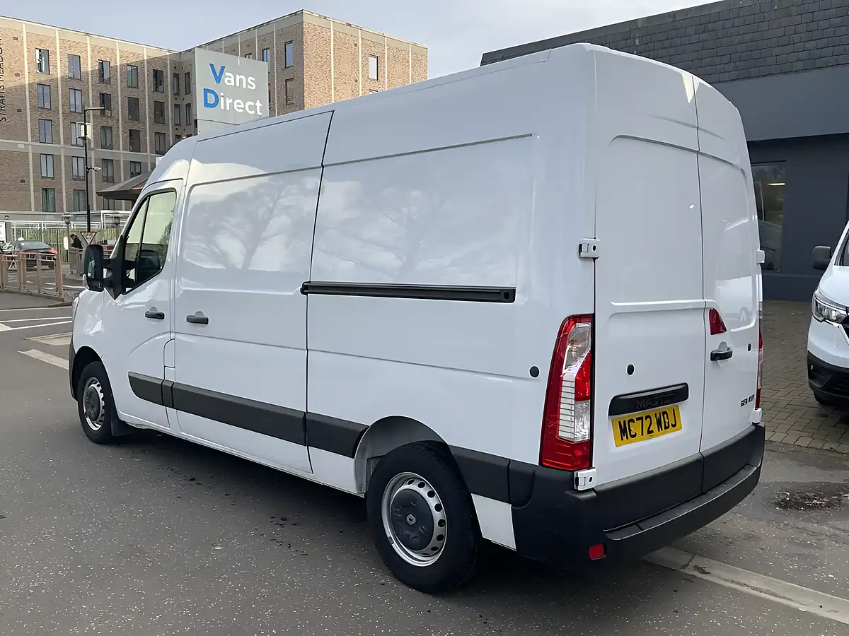 Used 2023 Renault Master Business White - Interior and Exterior details 6