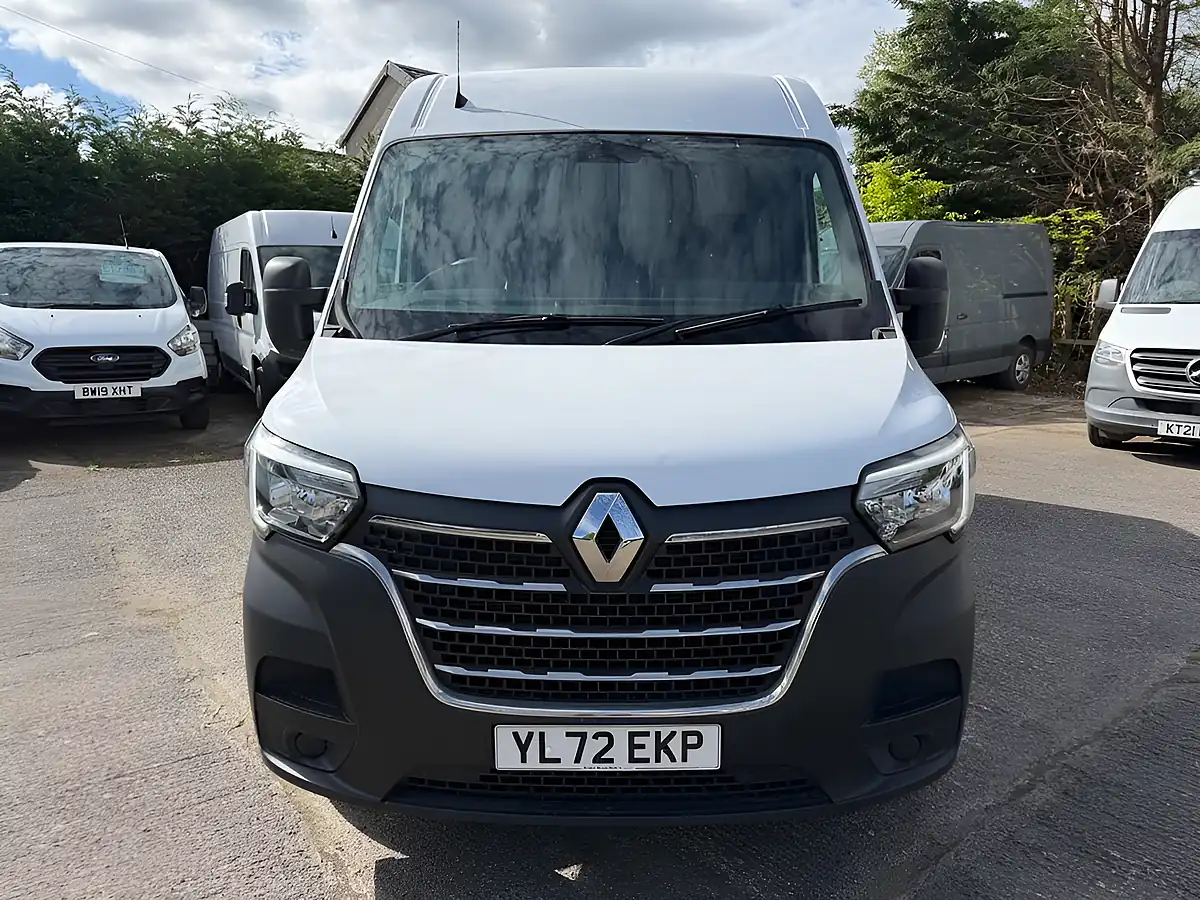 Used 2023 Renault Master Business+ White - Interior and Exterior details 11