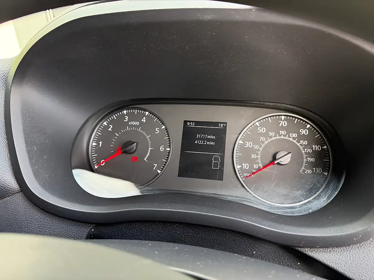 Used 2023 Renault Master Business+ White - Interior and Exterior details 15