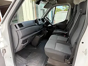Used 2023 Renault Master Business+ White - Interior and Exterior details 17