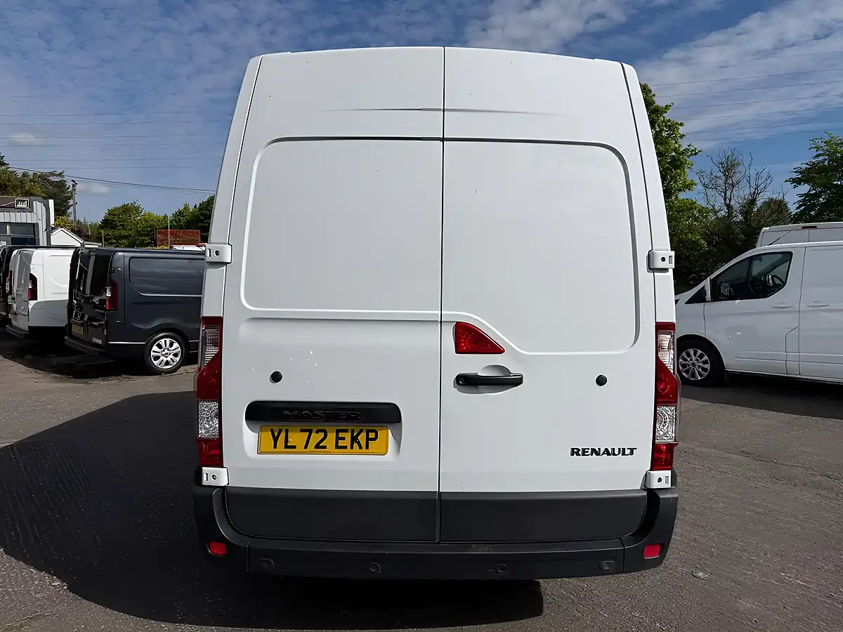 Used 2023 Renault Master Business+ White - Interior and Exterior details 8