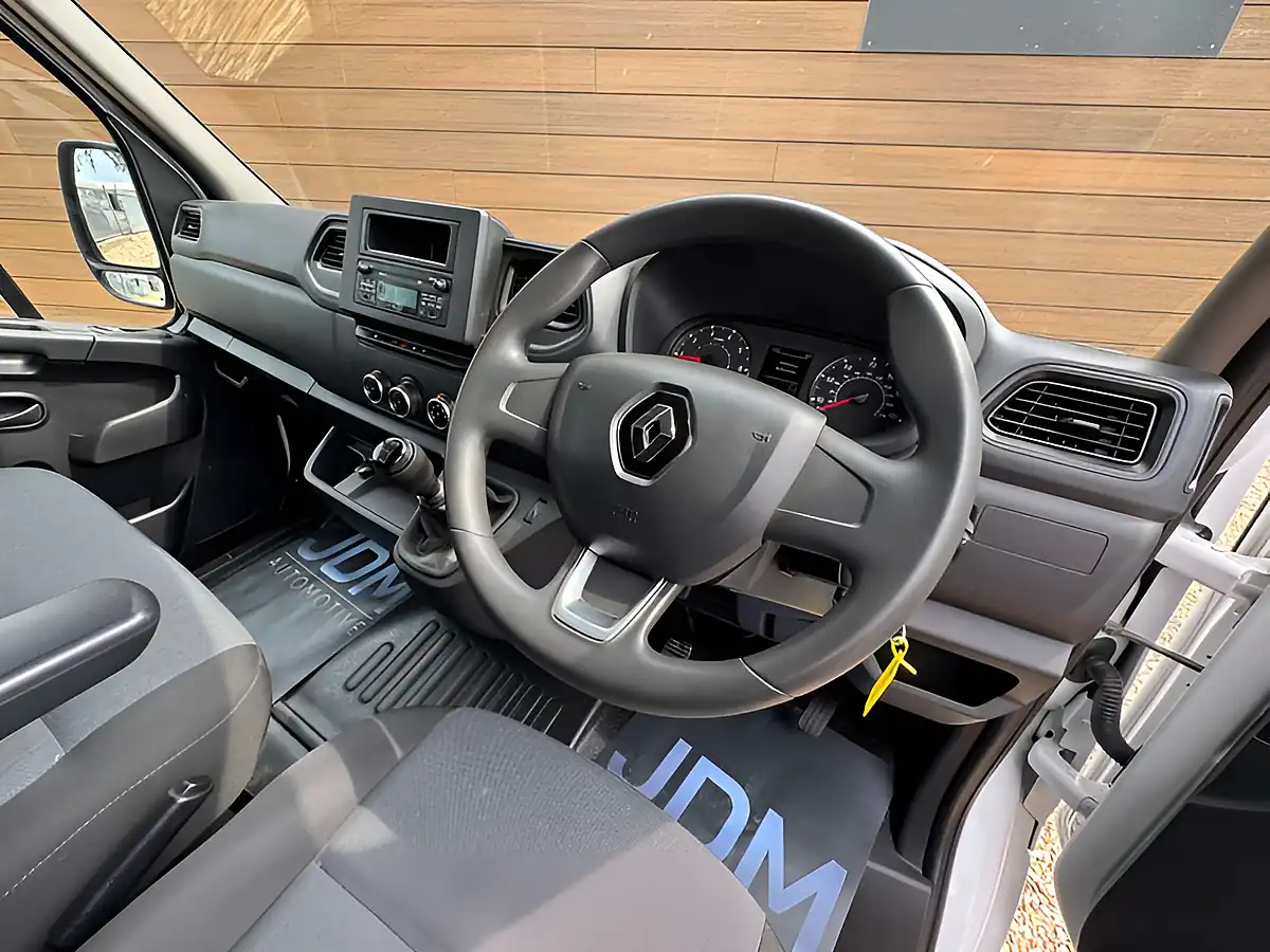 Used 2023 Renault Master LH35 Business Blue L3-H3 White - Interior and Exterior details 17