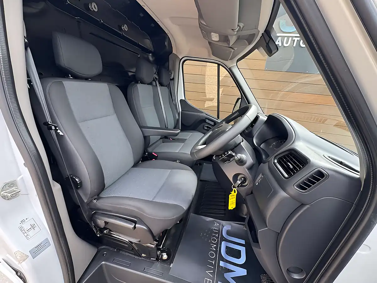 Used 2023 Renault Master LH35 Business Blue L3 H3 White - Interior and Exterior details 13