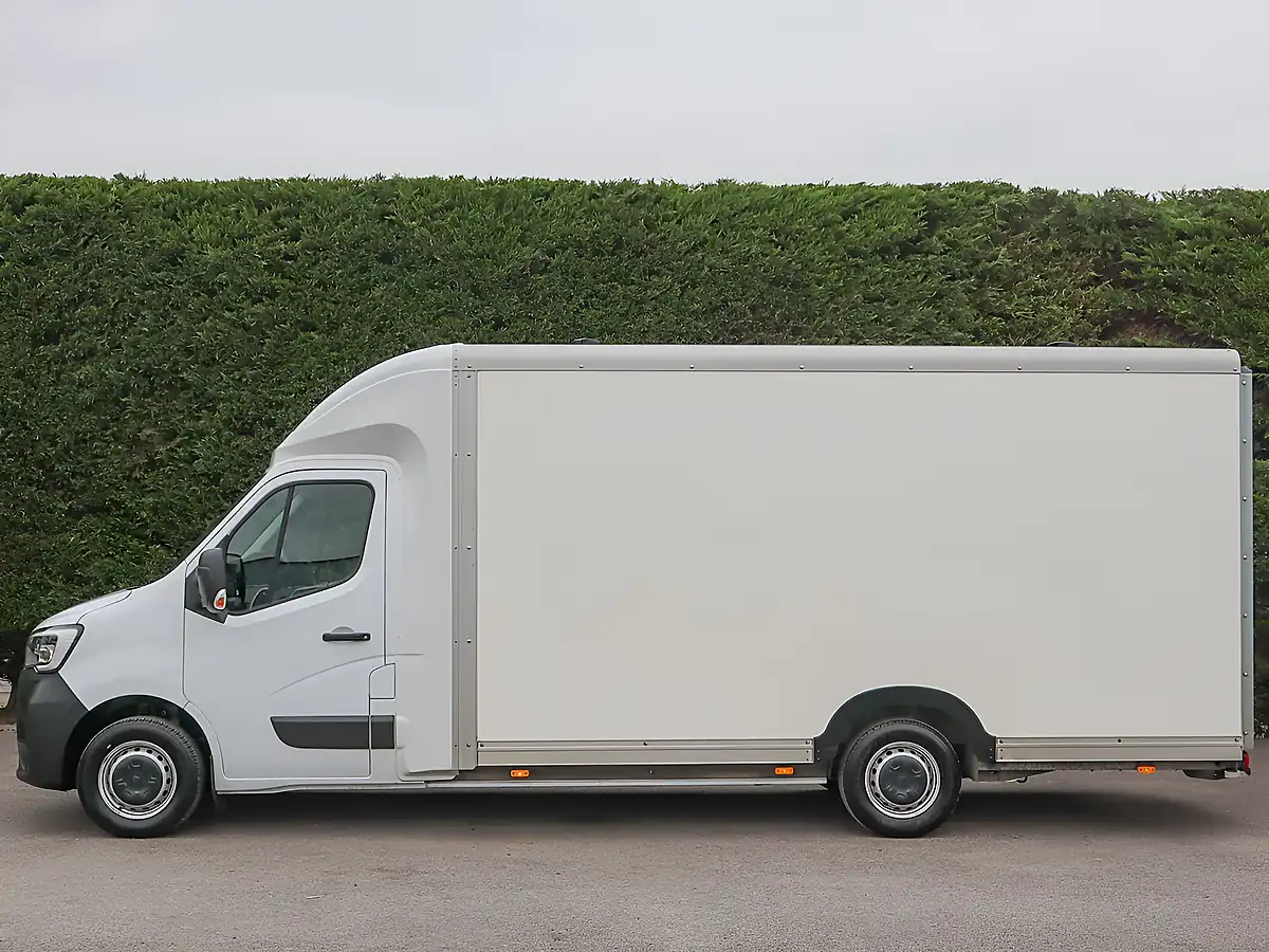 Used 2023 Renault Master LL35 Business Mineral White - Interior and Exterior details 20