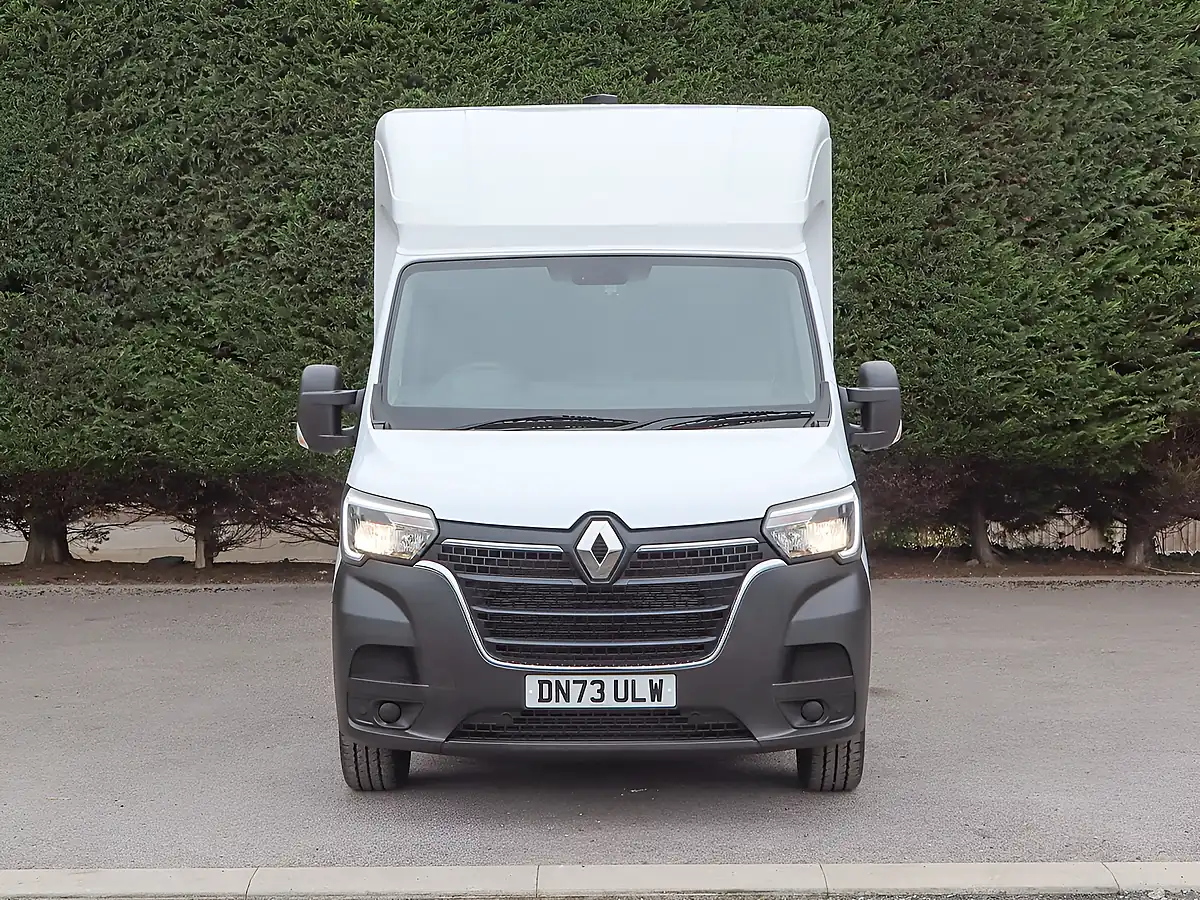 Used 2023 Renault Master LL35 Business Mineral White - Interior and Exterior details 3