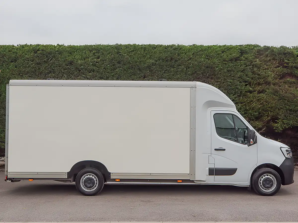 Used 2023 Renault Master LL35 Business Mineral White - Interior and Exterior details 5