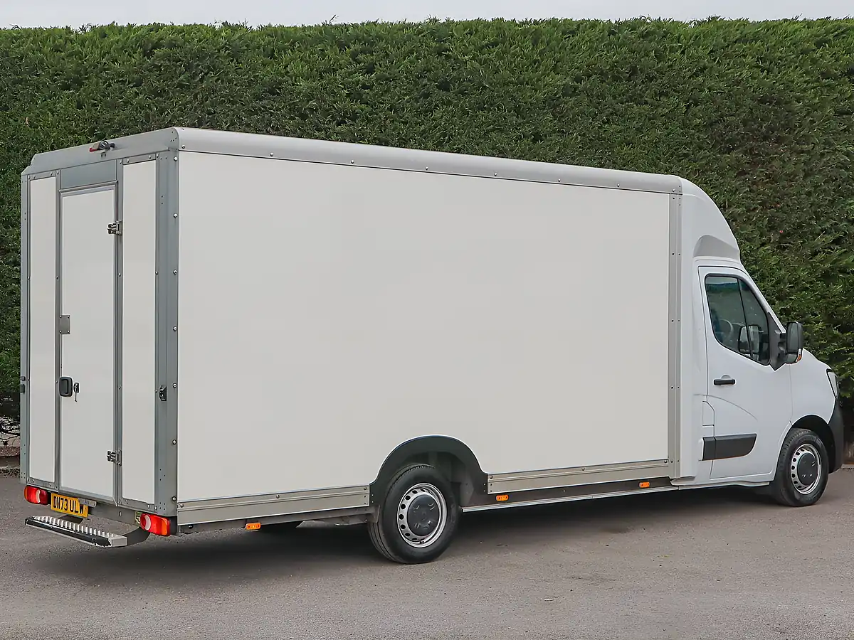 Used 2023 Renault Master LL35 Business Mineral White - Interior and Exterior details 6