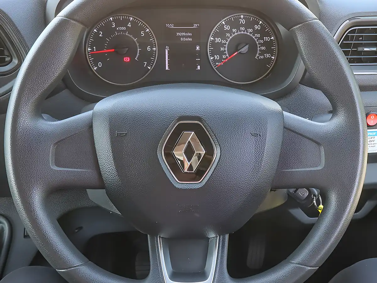 Used 2023 Renault Master LL35 Business Mineral White - Interior and Exterior details 12